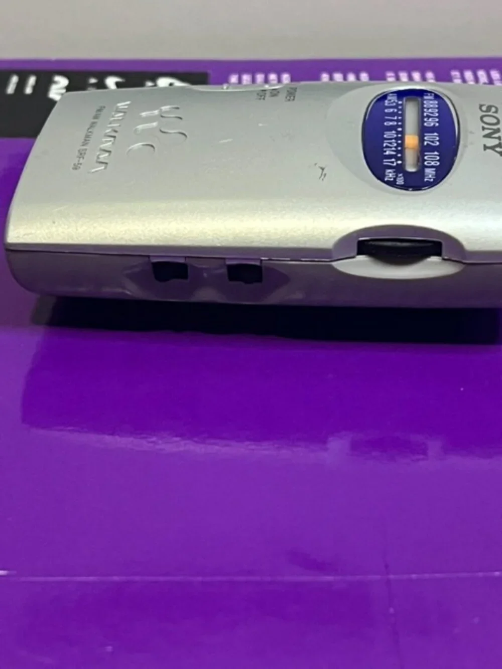 Sony Walkman FM/AM Radio SRF-59 Silver Gray W/ Belt Clip Used Working Tested